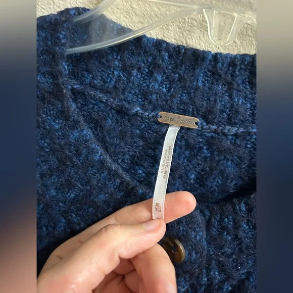 Free People Greta Cardigan Size XL Blue Fuzzy Knit Cropped Boxy Boho Button Up - Picture 3 of 8
